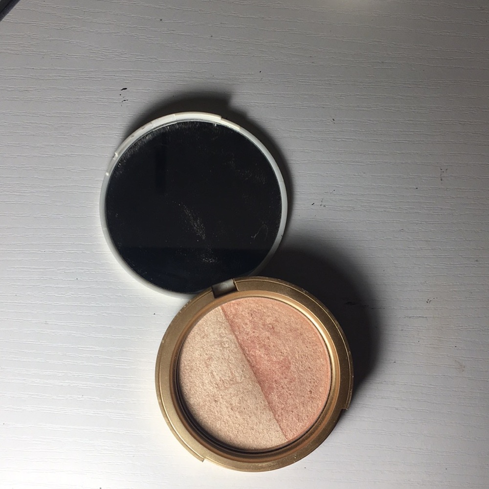 Too Faced Candlelight Glow Highlighter
